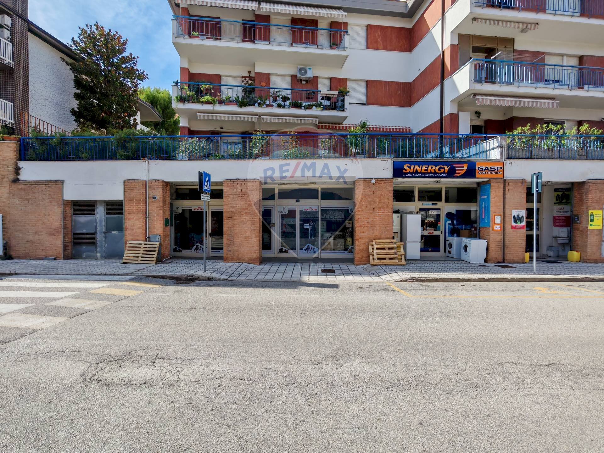 Edificio all\'aperto - Locale Commerciale Via Angelita
 
9, Recanati - foto 3