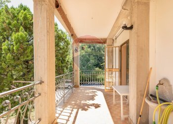 LOGGIA - Trilocale contrada esinante
 
4, Apiro - foto 5