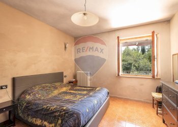 Camera / camera da letto - Trilocale contrada esinante
 
4, Apiro - foto 13