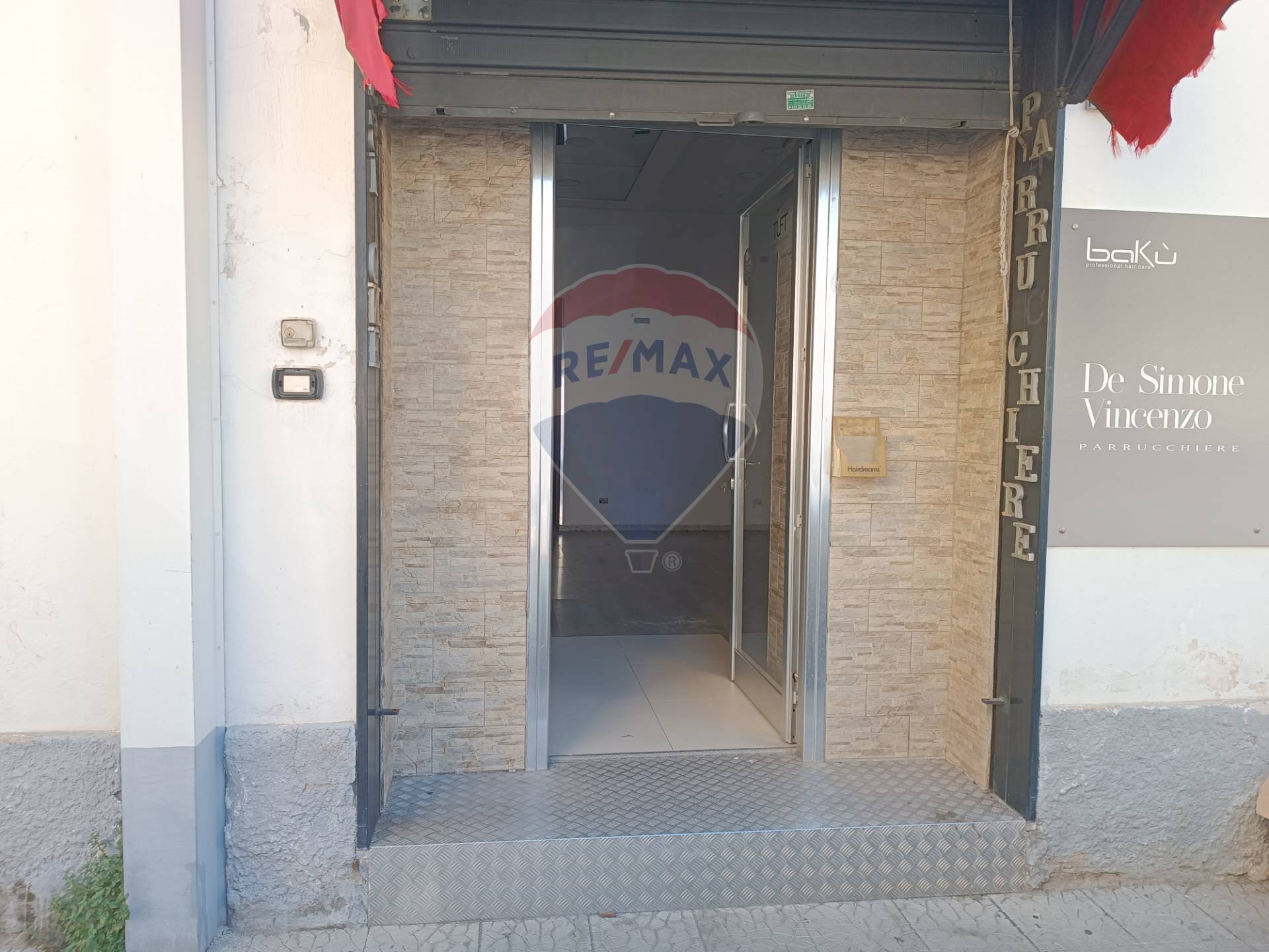 Edificio all\'aperto - Locale Commerciale Via Salvatore Giordano
 
10, Nocera Inferiore - foto 3