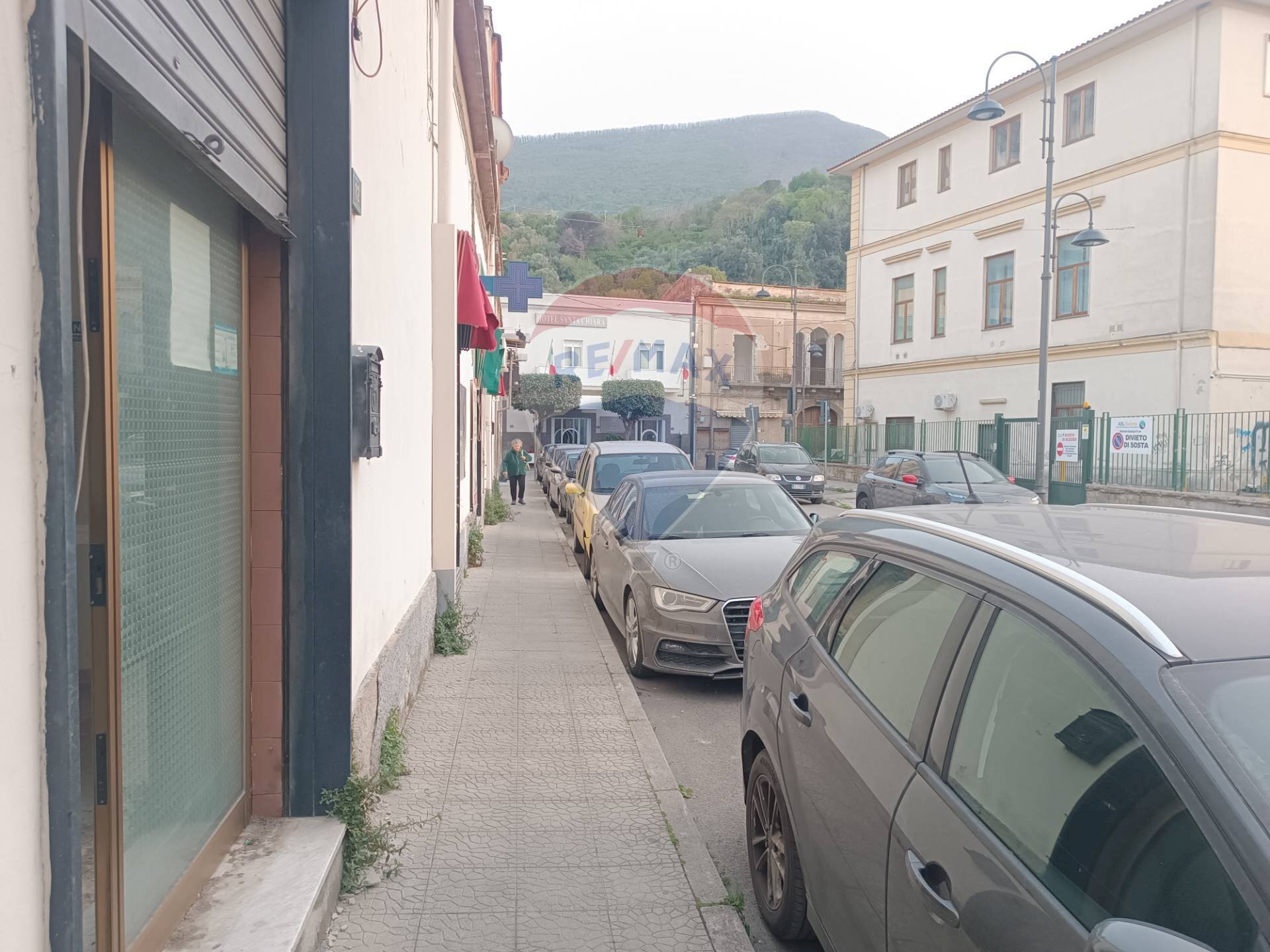 Edificio all\'aperto - Locale Commerciale Via Salvatore Giordano
 
12, Nocera Inferiore - foto 2