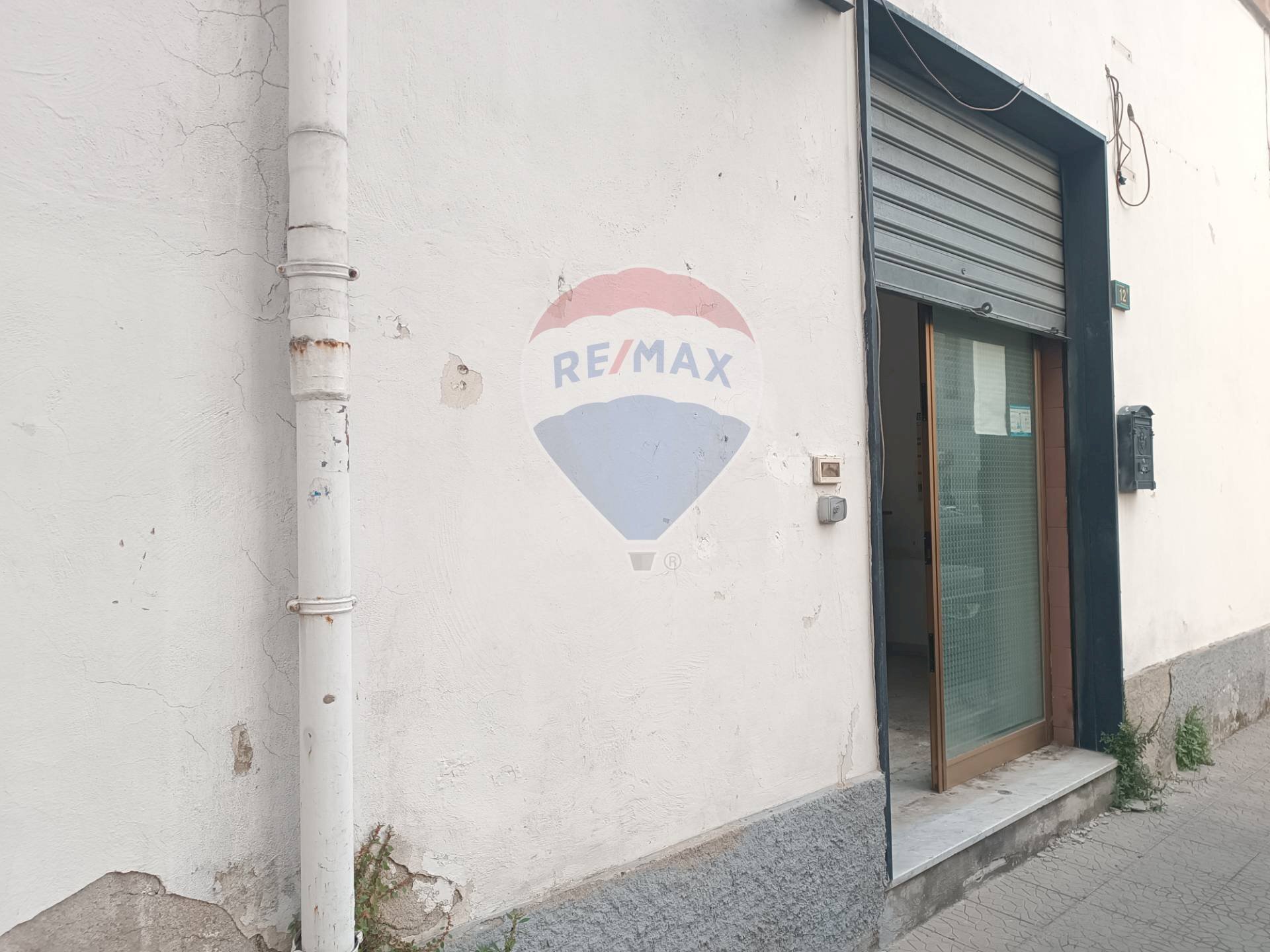 Edificio all\'aperto - Locale Commerciale Via Salvatore Giordano
 
12, Nocera Inferiore - foto 3