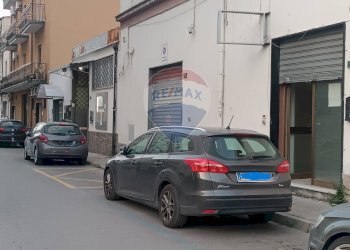 Edificio all\'aperto - Locale Commerciale Via Salvatore Giordano
 
12, Nocera Inferiore - foto 1