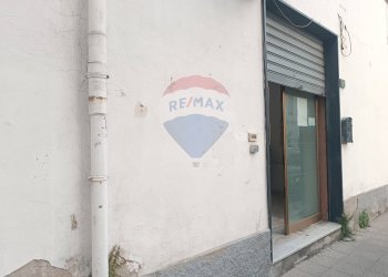 Edificio all\'aperto - Locale Commerciale Via Salvatore Giordano
 
12, Nocera Inferiore - foto 3