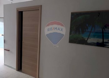 Hall / corridoio - Locale Commerciale Via Salvatore Giordano
 
12, Nocera Inferiore - foto 5