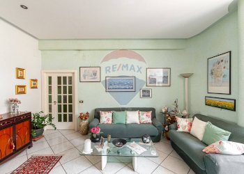 Soggiorno - Four-room apartment via garibaldi
 
16, Pagani - photo 1