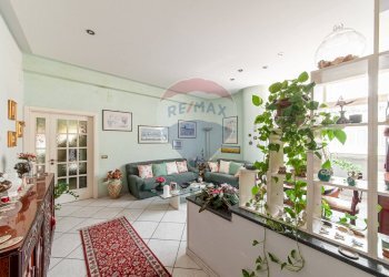 Soggiorno - Four-room apartment via garibaldi
 
16, Pagani - photo 3