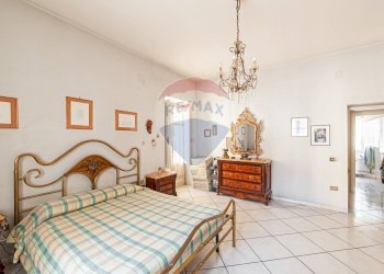 Camera / camera da letto - Four-room apartment via garibaldi
 
16, Pagani - photo 11