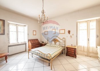 Camera / camera da letto - Four-room apartment via garibaldi
 
16, Pagani - photo 17