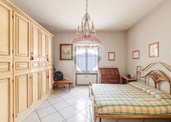 Camera / camera da letto - Four-room apartment via garibaldi
 
16, Pagani - photo 18