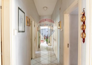 Hall / corridoio - Four-room apartment via garibaldi
 
16, Pagani - photo 20