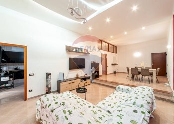 Sala da pranzo - Appartamento VIA CERVINIA
 
20, Angri - foto 5