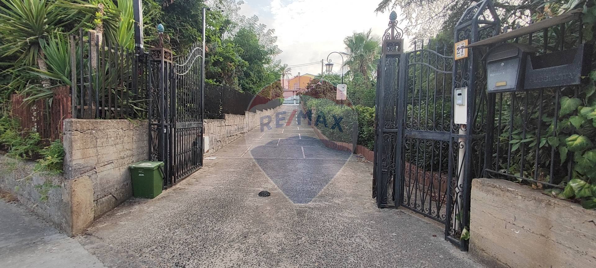 Edificio all\'aperto - Villa VIA PIER SANTI MATTARELLA
27, Caltagirone - foto 3