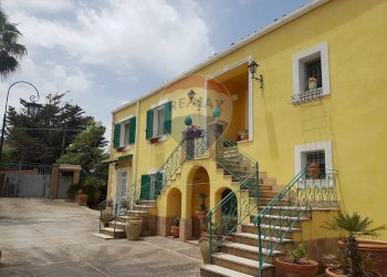 Casa all\'aperto - Villa VIA PIER SANTI MATTARELLA
 
27, Caltagirone - foto 1