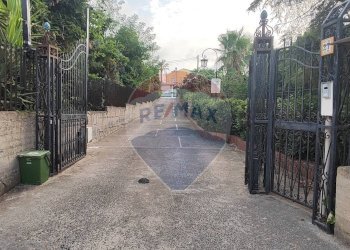 Edificio all\'aperto - Villa VIA PIER SANTI MATTARELLA
 
27, Caltagirone - foto 3