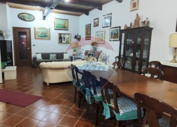 Sala da pranzo - Villa VIA PIER SANTI MATTARELLA
 
27, Caltagirone - foto 26