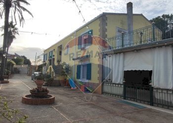 Edificio all\'aperto - Villa VIA PIER SANTI MATTARELLA
 
27, Caltagirone - foto 38