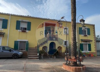 Edificio all\'aperto - Villa VIA PIER SANTI MATTARELLA
 
27, Caltagirone - foto 47