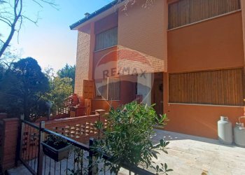 Balcone - Casa indipendente Via del Pesco
 
snc, Faeto - foto 6