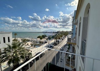 Balcone - Trilocale Viale Miramare
 
12, Manfredonia - foto 4