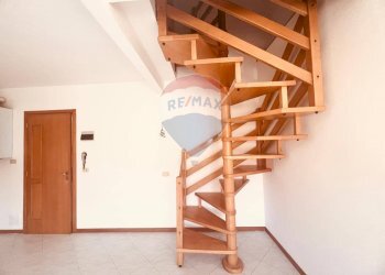 Scale - Appartamento Cecina - foto 6