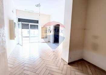 Open space interno - Commercial Premises Via Ferrante Imparato
209, Napoli - photo 4