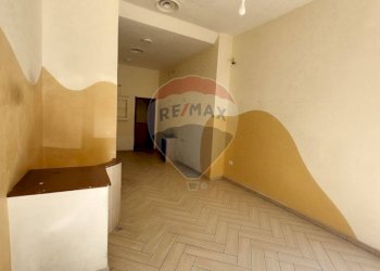 vetrina - Commercial Premises Via Ferrante Imparato
209, Napoli - photo 9