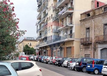 Strada con palazzi - Commercial Premises Via Ferrante Imparato
209, Napoli - photo 13
