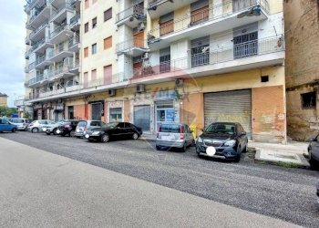 Edificio all\'aperto - Commercial Premises Via Ferrante Imparato
209, Napoli - photo 15