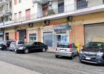 Edificio all\'aperto - Commercial Premises Via Ferrante Imparato
209, Napoli - photo 16