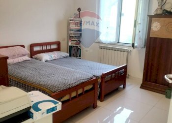 Camera / camera da letto - Trilocale via Calabria
 
2, Pavia - foto 2