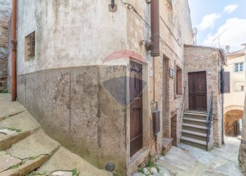 Edificio all\'aperto - Trilocale Vicolo dei Priori
 
2, Semproniano - foto 9