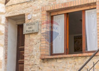 Casa all\'aperto - Trilocale Vicolo dei Priori
 
2, Semproniano - foto 2