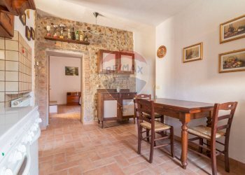 Sala da pranzo - Trilocale Vicolo dei Priori
 
2, Semproniano - foto 18