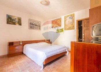 Camera / camera da letto - Trilocale Vicolo dei Priori
 
2, Semproniano - foto 26