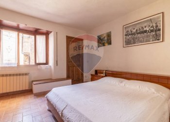 Camera / camera da letto - Trilocale Vicolo dei Priori
 
2, Semproniano - foto 28