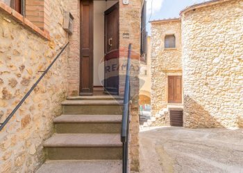 Scale - Trilocale Vicolo dei Priori
 
2, Semproniano - foto 35