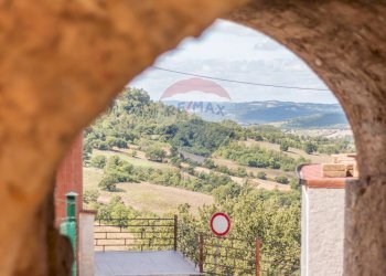 Vista delle montagne - Trilocale Vicolo dei Priori
 
2, Semproniano - foto 36