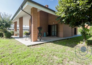 Facciata - Villa Via Mario Cora, Asti - foto 1