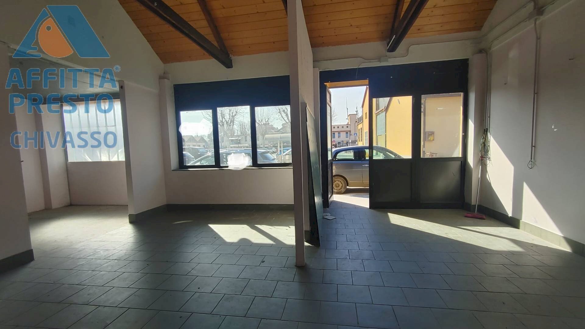 Foto 2 - Shop PIAZZA LUCIO LIBERTINI, Chivasso - photo 2