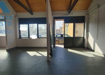 Foto 4 - Negozio PIAZZA LUCIO LIBERTINI, Chivasso - foto 4