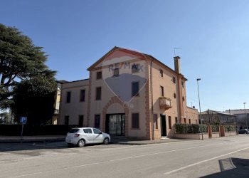 Edificio all\'aperto - Casa indipendente Via Bossi
 
4, Nervesa della Battaglia - foto 4