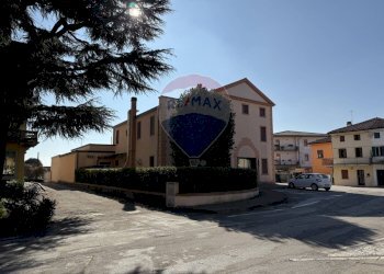 Edificio all\'aperto - Casa indipendente Via Bossi
 
4, Nervesa della Battaglia - foto 29