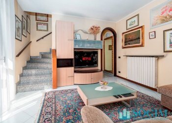 Soggiorno - Casa semi indipendente via Bottego
 
2, Merone - foto 2