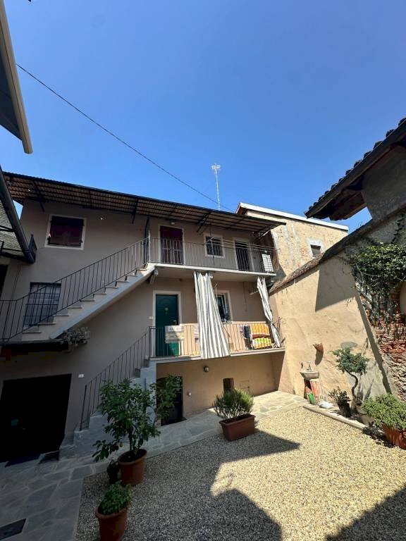 Cortile interno - Quadrilocale via San Martino, Saluzzo - foto 1