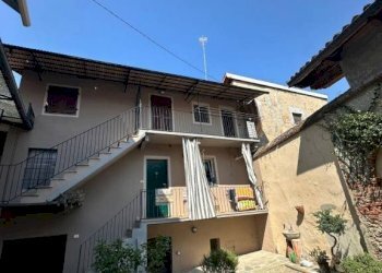 Cortile interno - Quadrilocale via San Martino, Saluzzo - foto 1