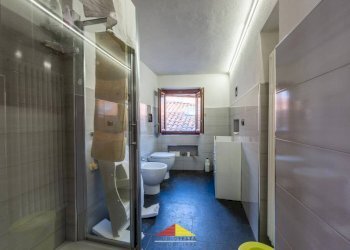 Bagno - Four-room apartment via San Martino, Saluzzo - photo 13