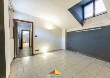 Camera da letto - Quadrilocale via San Martino, Saluzzo - foto 21