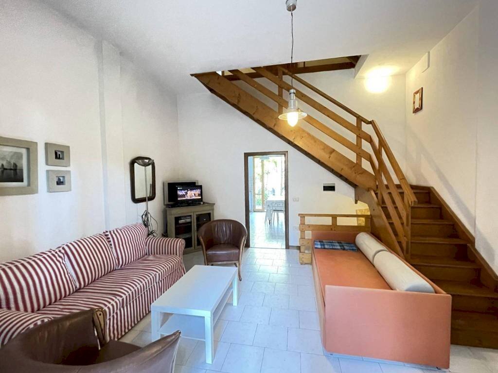 Salone - Villa a Schiera piazza Torino, Ravenna (zona Porto Corsini) - foto 3