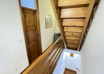 Scala - Villa a Schiera piazza Torino, Ravenna (zona Porto Corsini) - foto 12